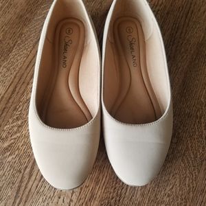 Girls shoes